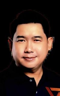นายชนสิษฎ์ ยอดฉิม