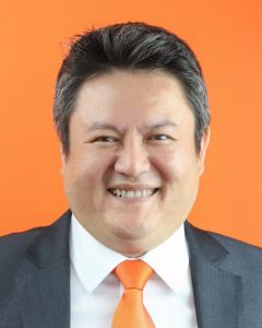 นายสุรเชษฐ์ ประวีณวงศ์วุฒิ