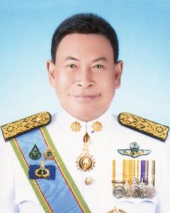นายสุรทิน พิจารณ์