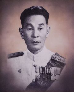 พันตรี ควง อภัยวงศ์