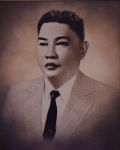 นาย ทวี บุณยเกตุ