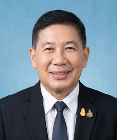 นายเกียรติชาย ไมตรีวงษ์