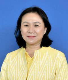 นางสาวเข็มรัตน์ สุรเมธีมาณพ