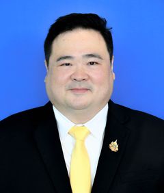 นายณภพ ลายวิเศษกุล