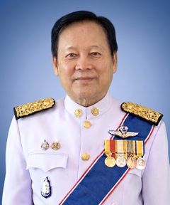 ผู้ช่วยศาสตราจารย์นพดล อินนา