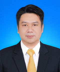 นายนฤพล สุคนธชาติ