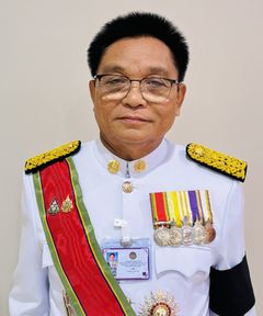 นายบุญชอบ สระสมทรัพย์