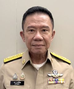 นายภมร เชาว์ศิริกุล